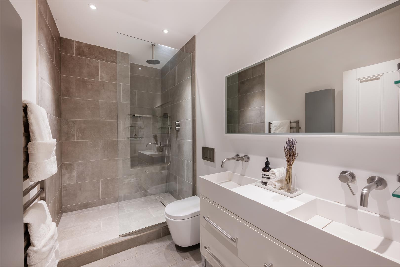 Frognal Gardens, Hampstead Village, NW3 6UX