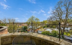 Frognal Gardens, Hampstead Village, NW3 6UX