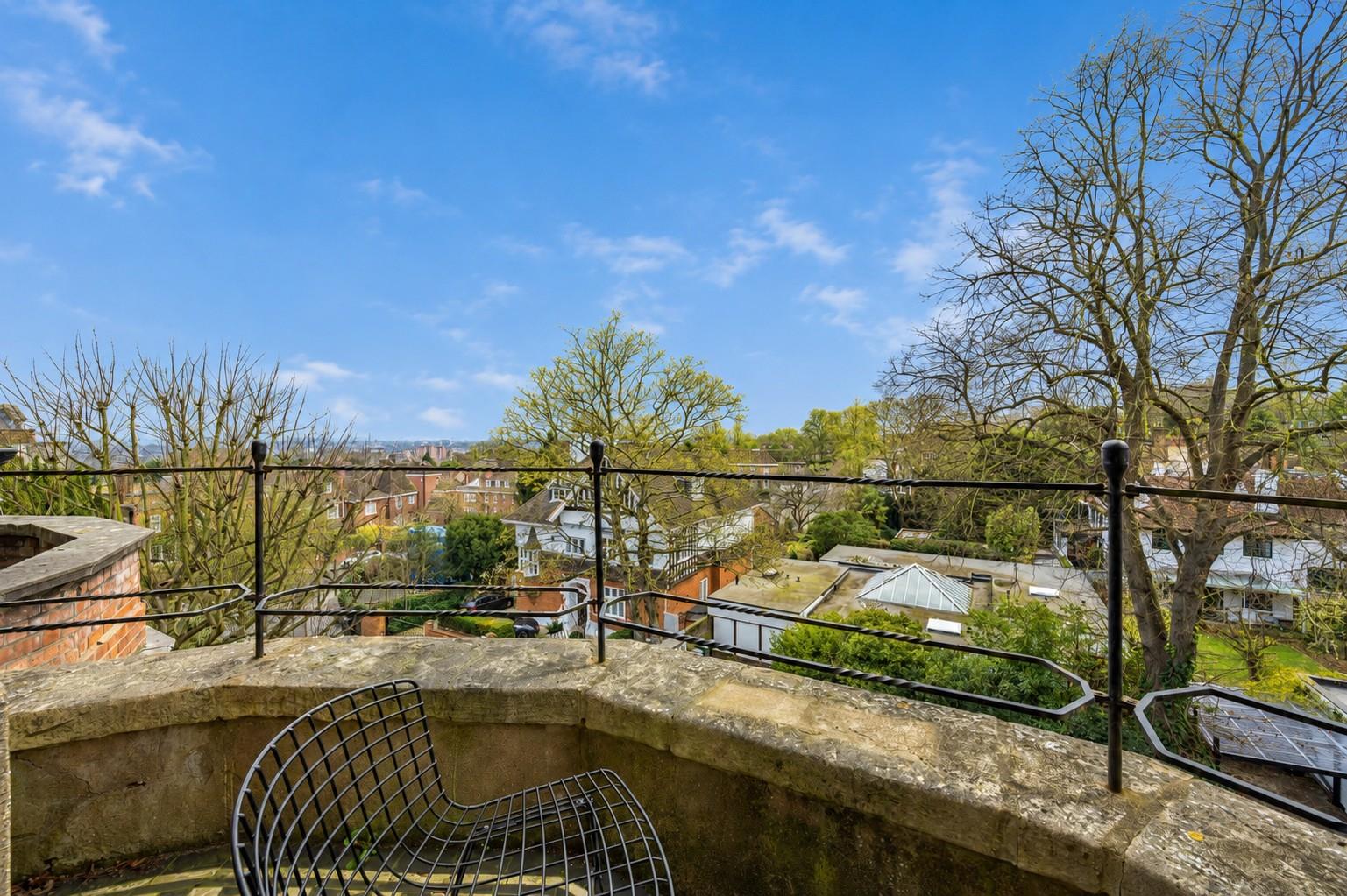 Frognal Gardens, Hampstead Village, NW3 6UX