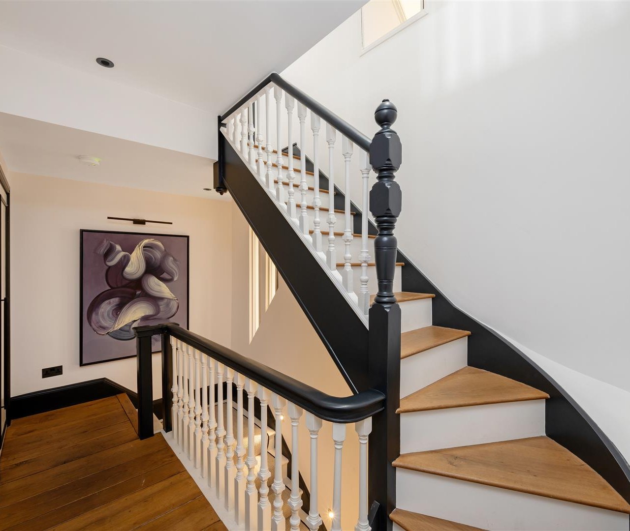 Frognal Gardens, Hampstead Village, NW3 6UX