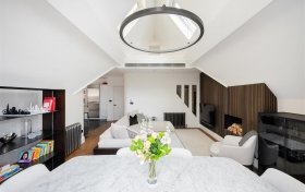 Frognal Gardens, Hampstead Village, NW3 6UX
