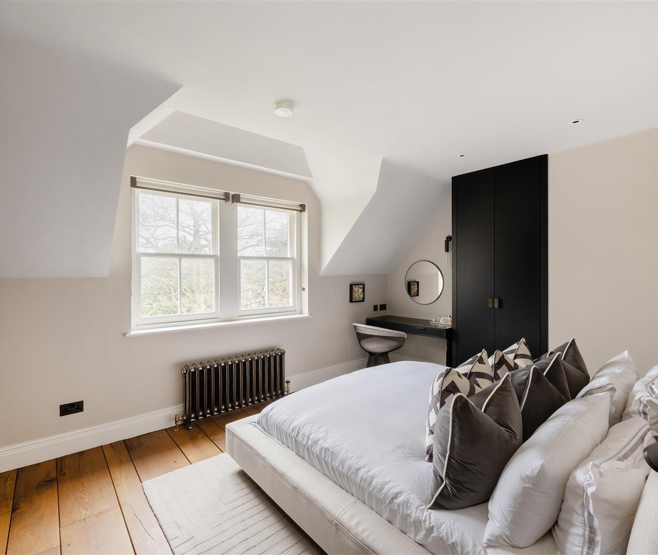 Frognal Gardens, Hampstead Village, NW3 6UX