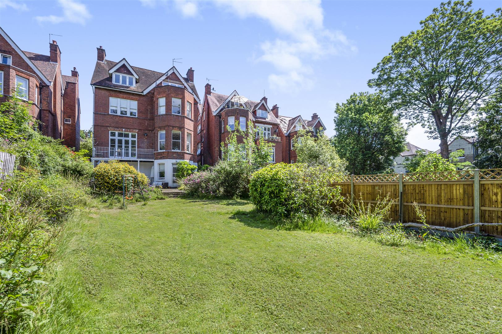 Lindfield Gardens, London, NW3 6PX