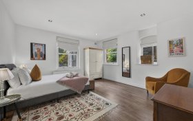 Lindfield Gardens, London, NW3 6PX
