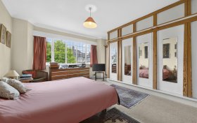Hodford Road, Golders Green, NW11 8NL