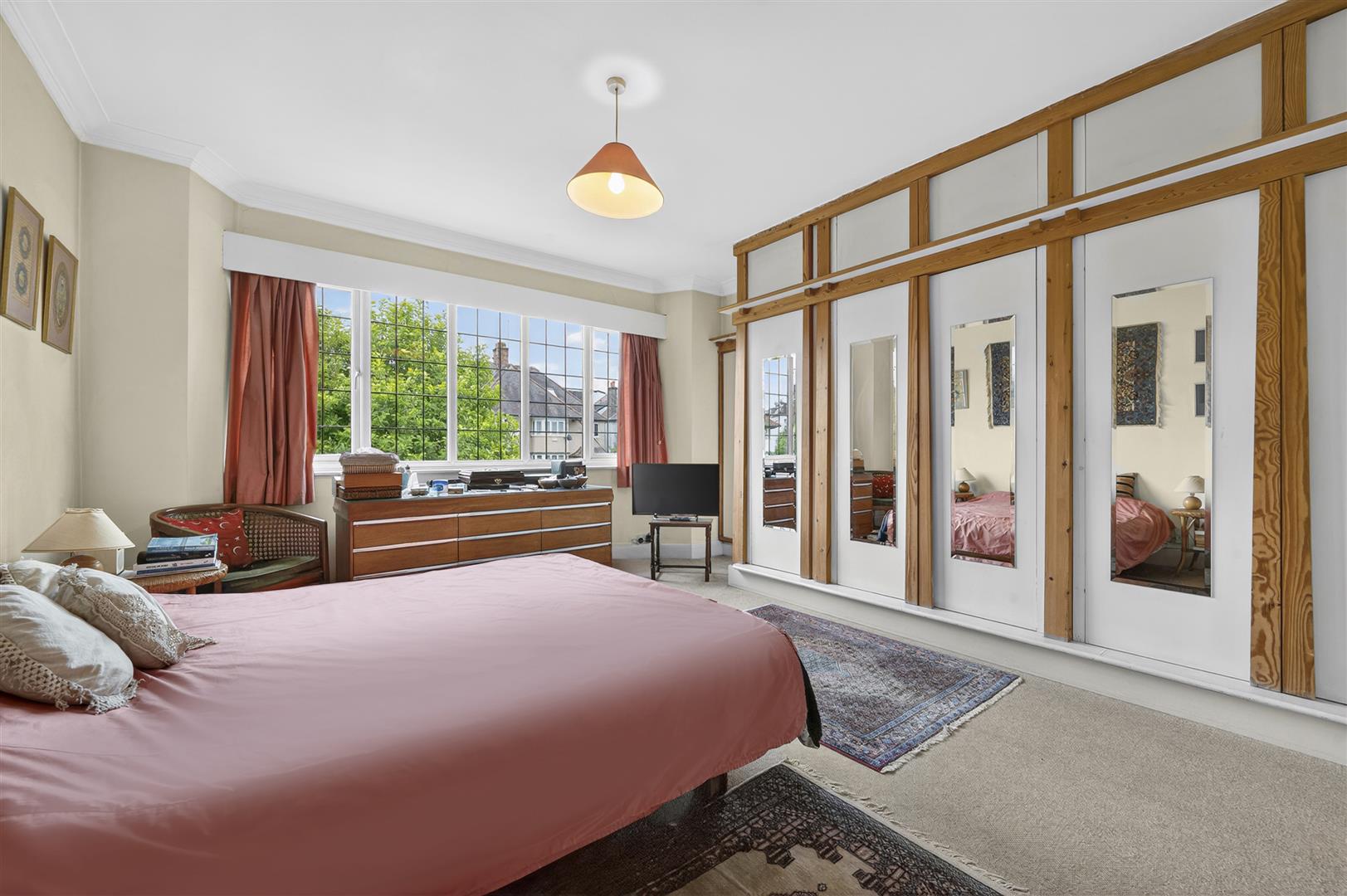 Hodford Road, Golders Green, NW11 8NL