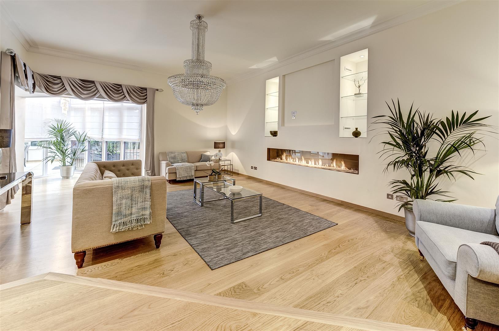Westover Hill, Hampstead, NW3 7UH