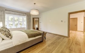 Westover Hill, Hampstead, NW3 7UH
