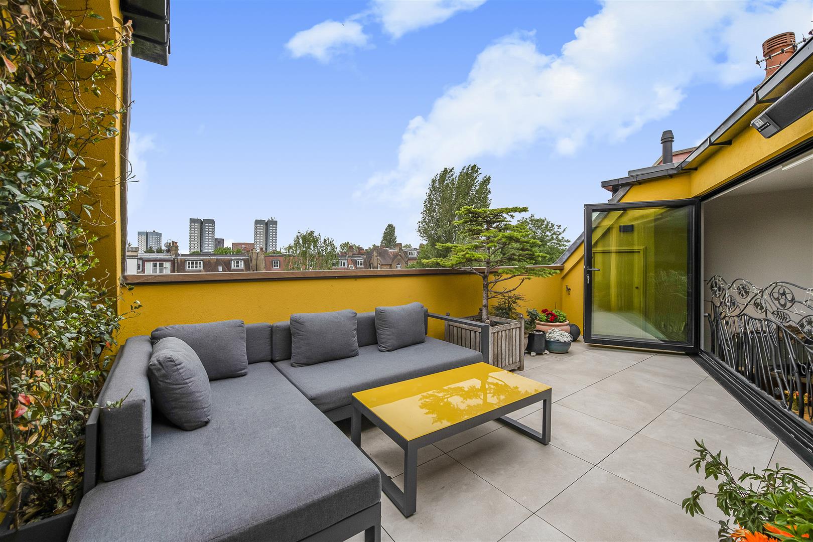 Canfield Gardens, South Hampstead, NW6 3DY