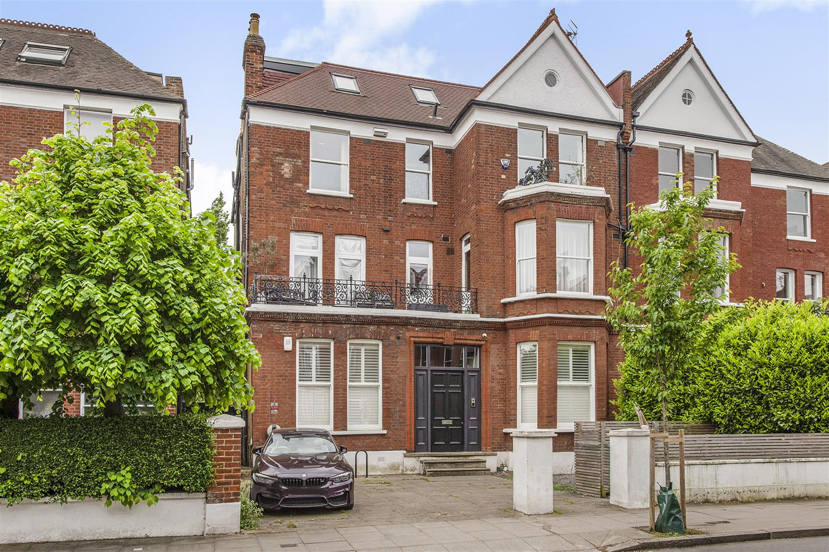 Canfield Gardens, South Hampstead, NW6 3DY