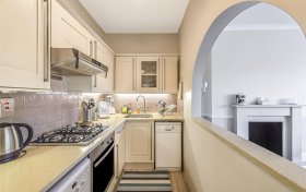 Belsize Park, Belsize Park, NW3 4DU