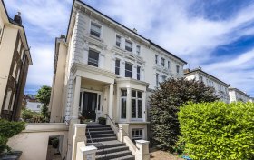 Belsize Park, Belsize Park, NW3 4DU