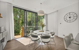 Helenslea Avenue, Golders Green, NW11 8NE