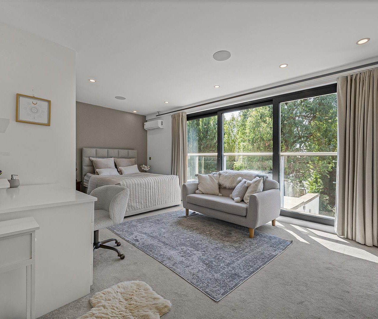 Helenslea Avenue, Golders Green, NW11 8NE