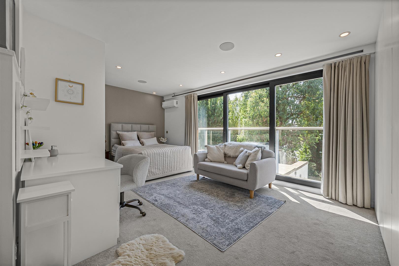 Helenslea Avenue, Golders Green, NW11 8NE
