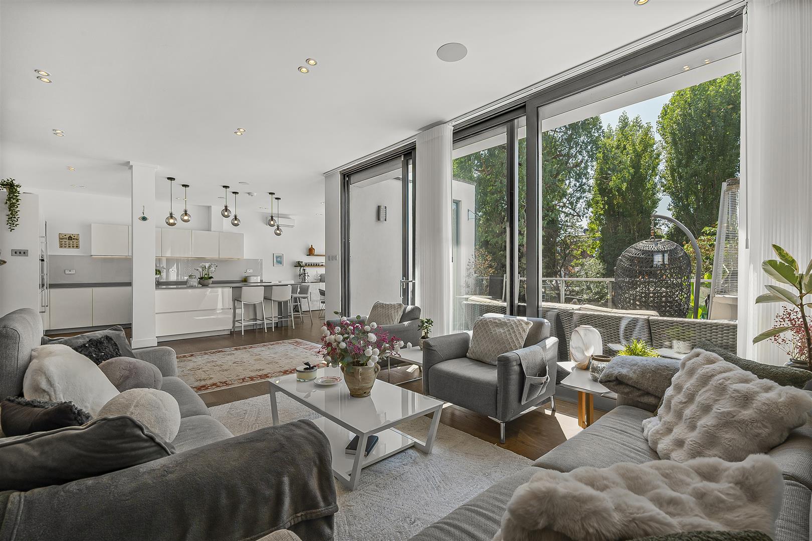 Helenslea Avenue, Golders Green, NW11 8NE