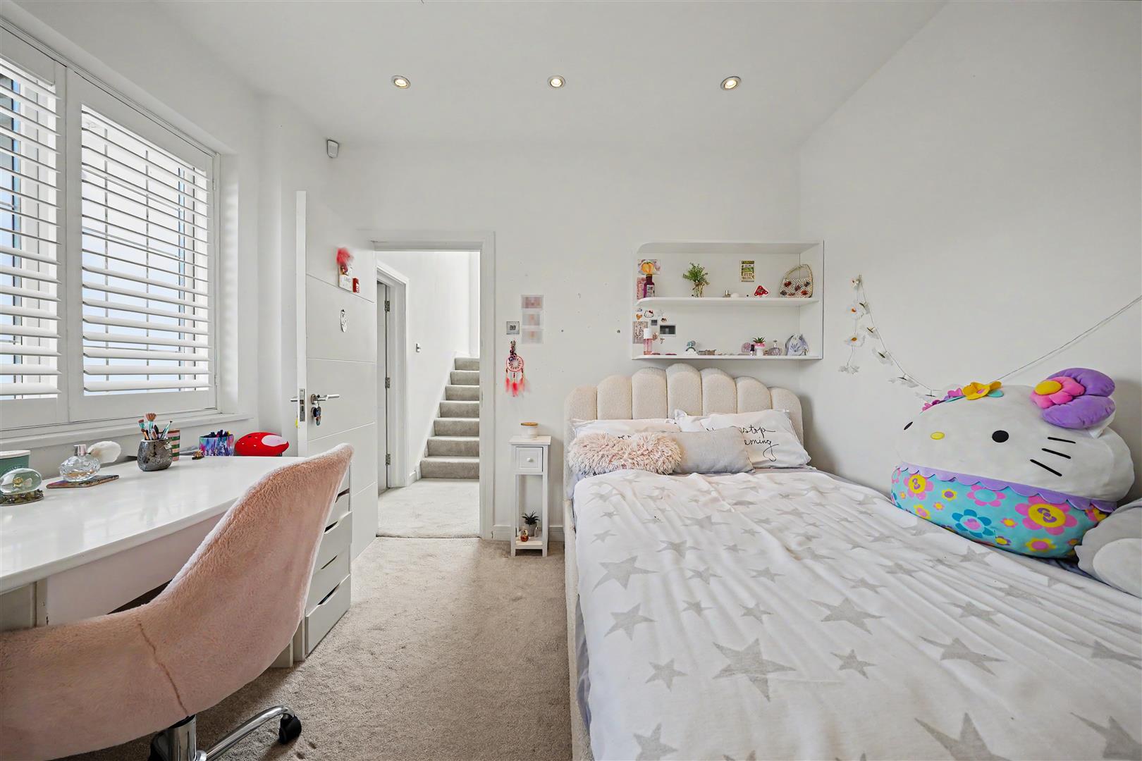 Helenslea Avenue, Golders Green, NW11 8NE