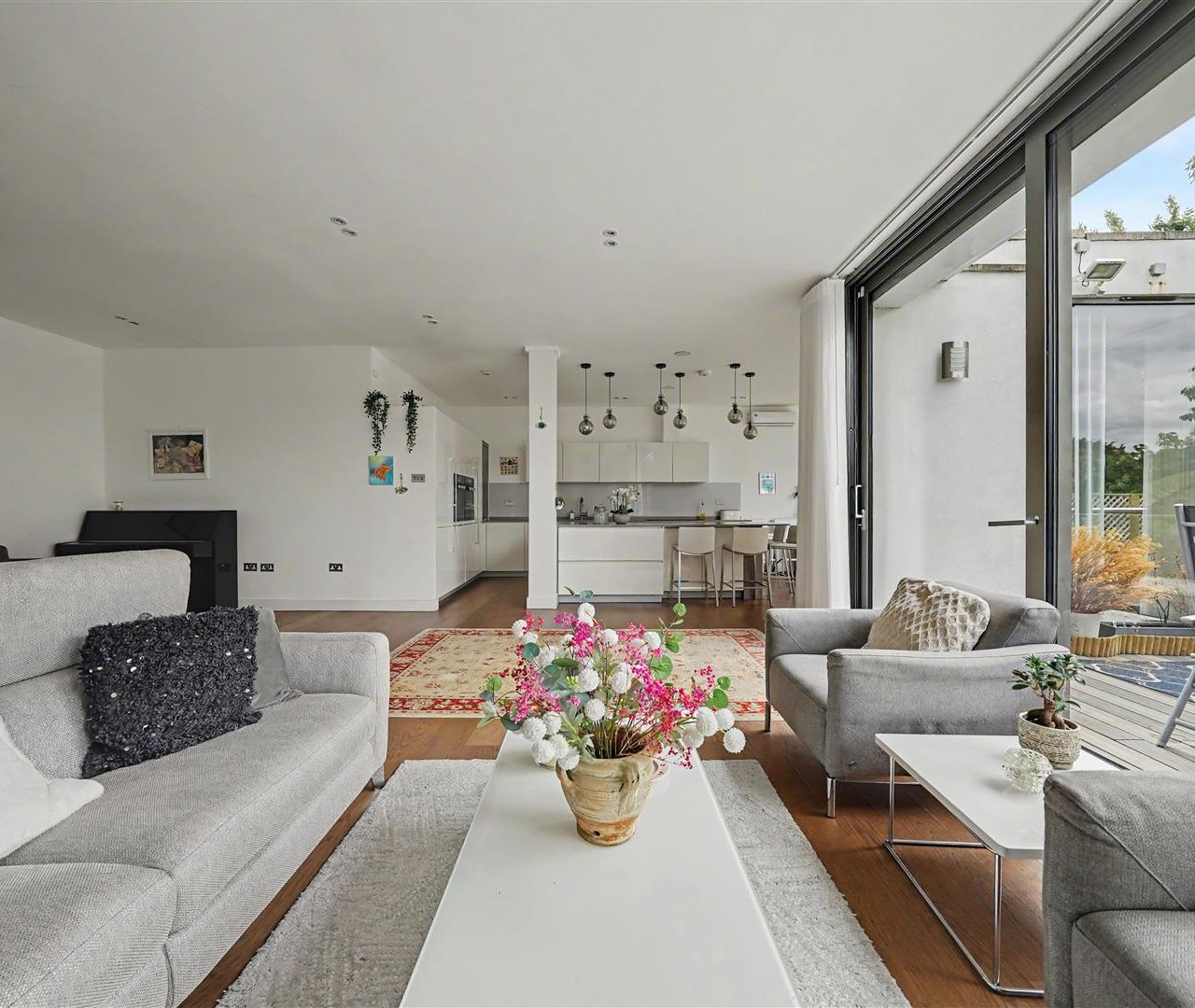 Helenslea Avenue, Golders Green, NW11 8NE