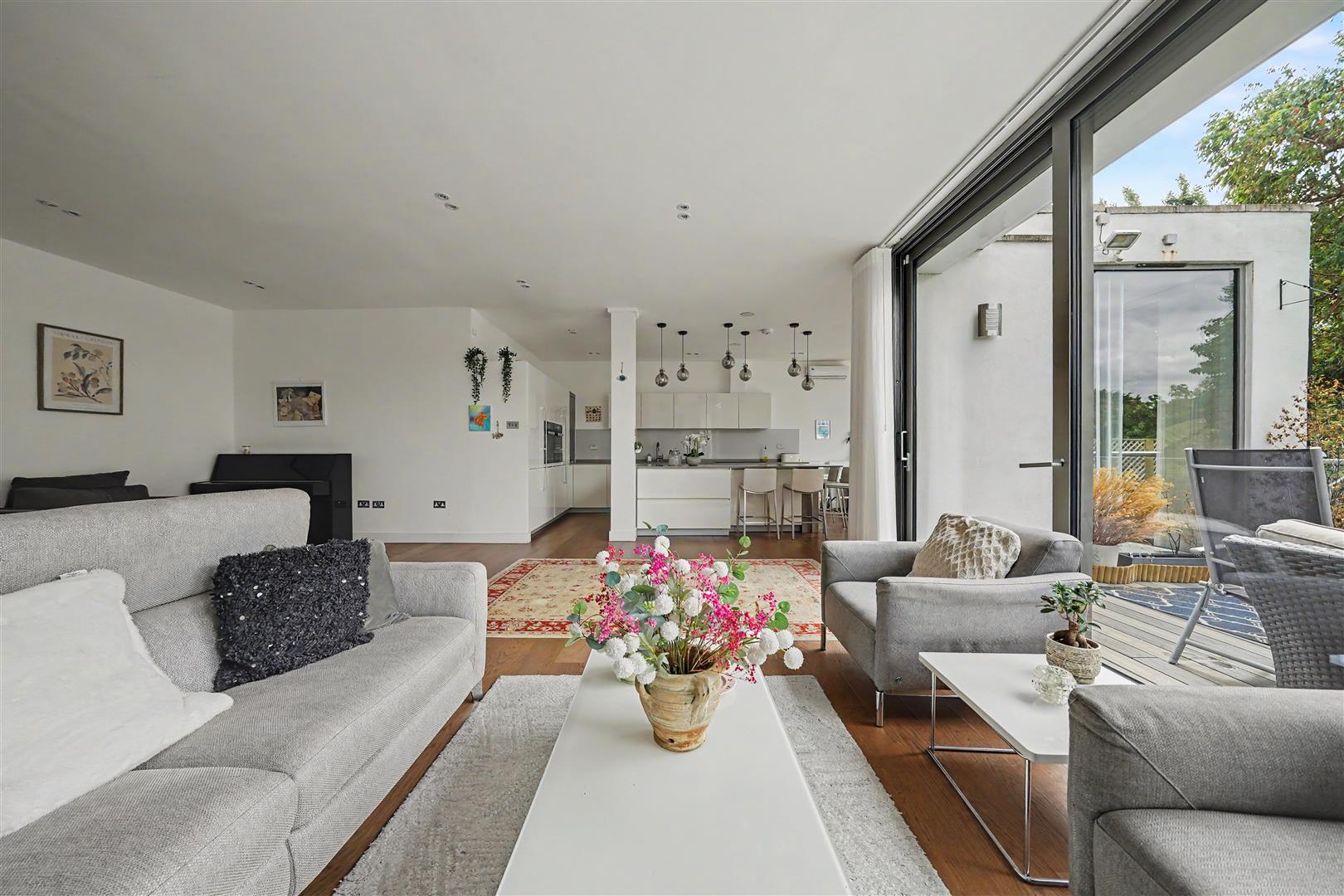 Helenslea Avenue, Golders Green, NW11 8NE
