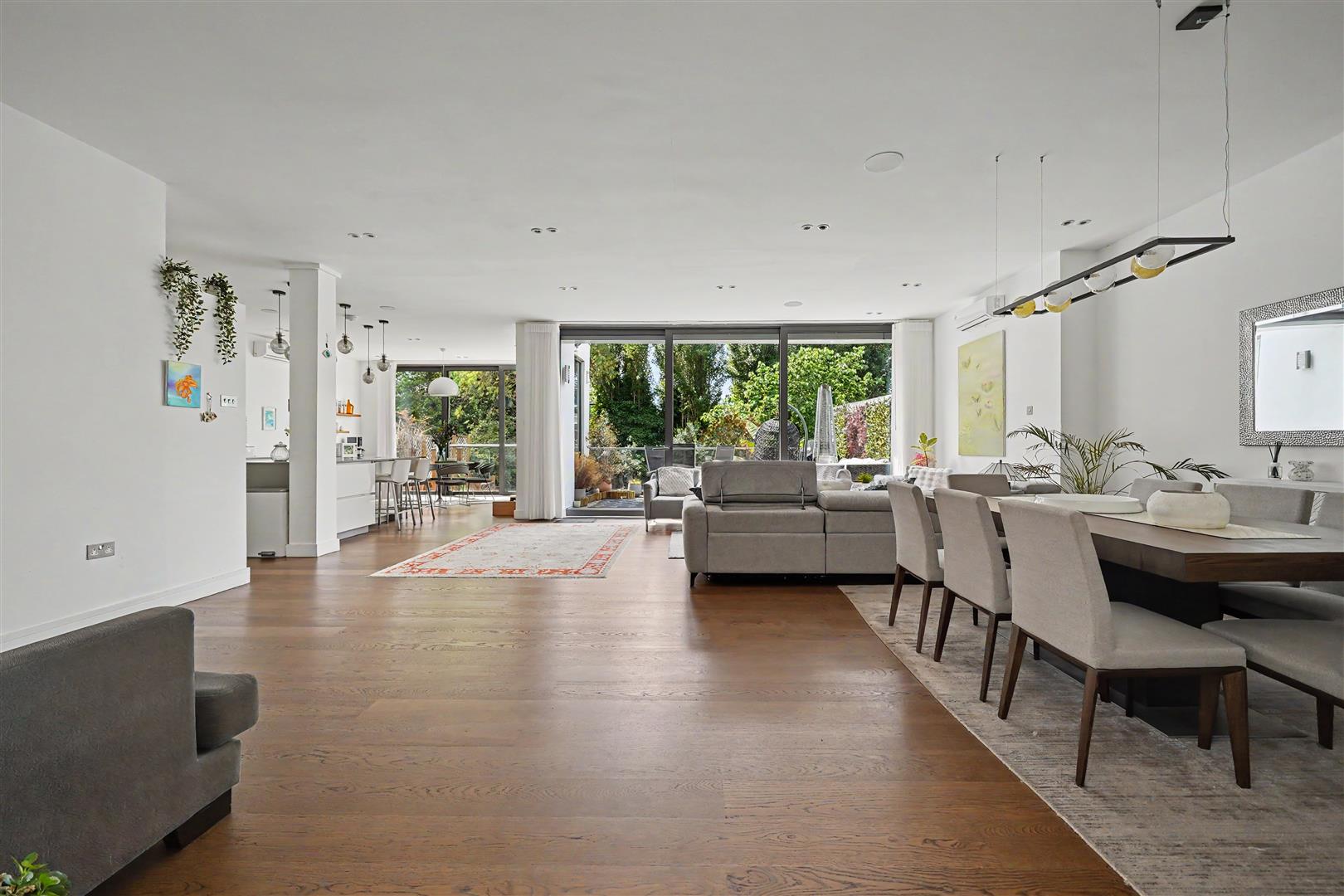 Helenslea Avenue, Golders Green, NW11 8NE