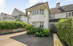 Helenslea Avenue, Golders Green, NW11 8NE