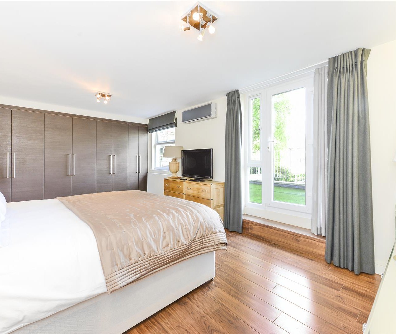 St. Johns Wood Park, St. Johns Wood, NW8 6NN
