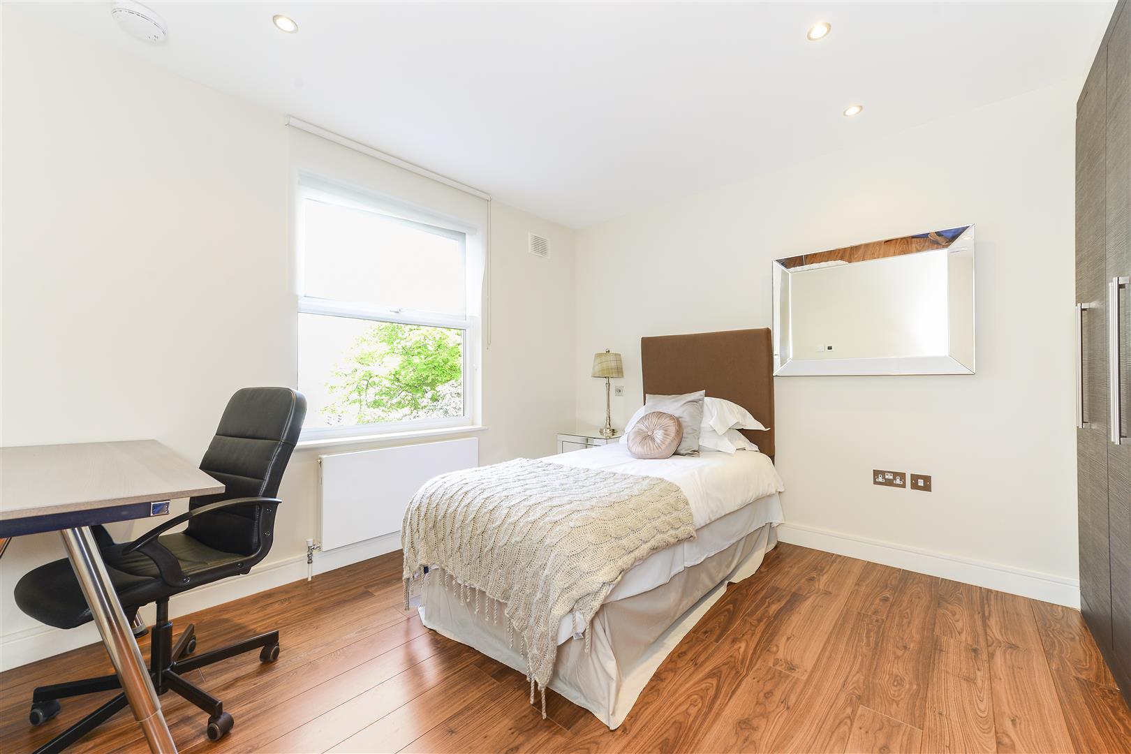 St. Johns Wood Park, St. Johns Wood, NW8 6NN