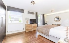St. Johns Wood Park, St. Johns Wood, NW8 6NN