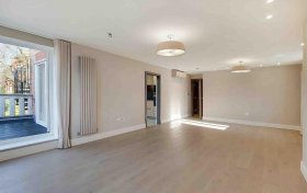 Fitzjohns Avenue, London, NW3 6PH