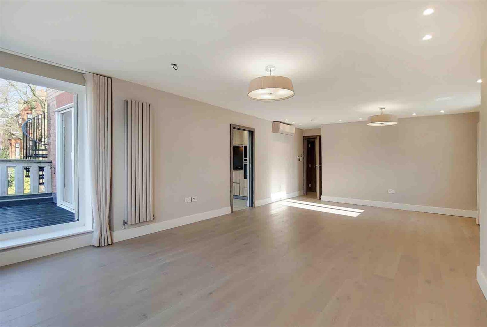 Fitzjohns Avenue, London, NW3 6PH