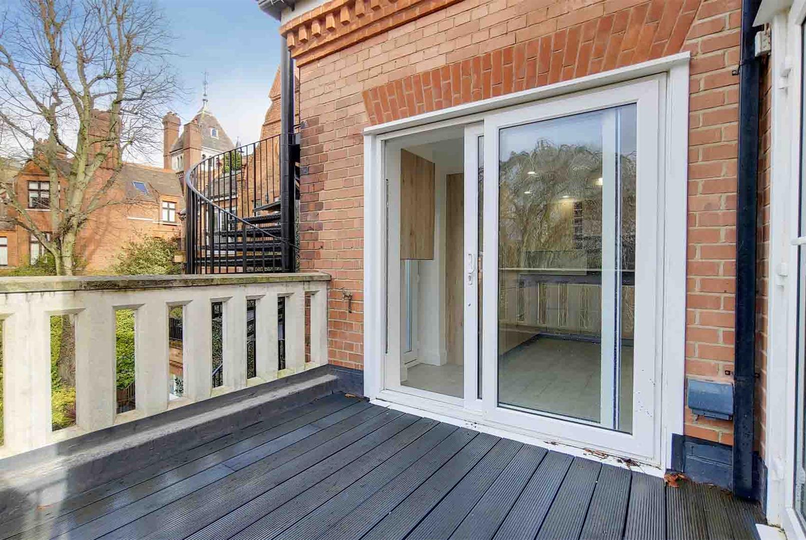 Fitzjohns Avenue, London, NW3 6PH