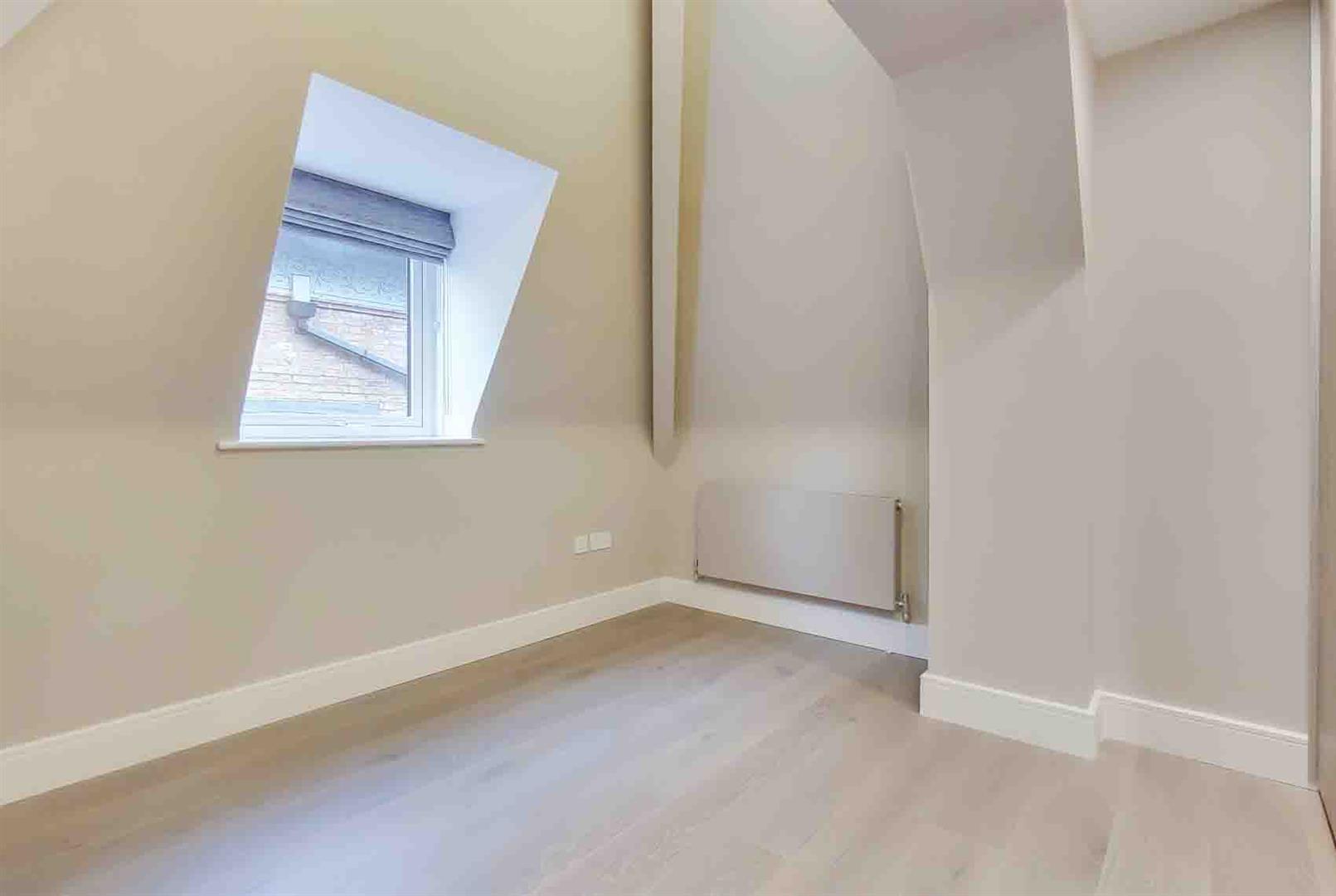 Fitzjohns Avenue, London, NW3 6PH