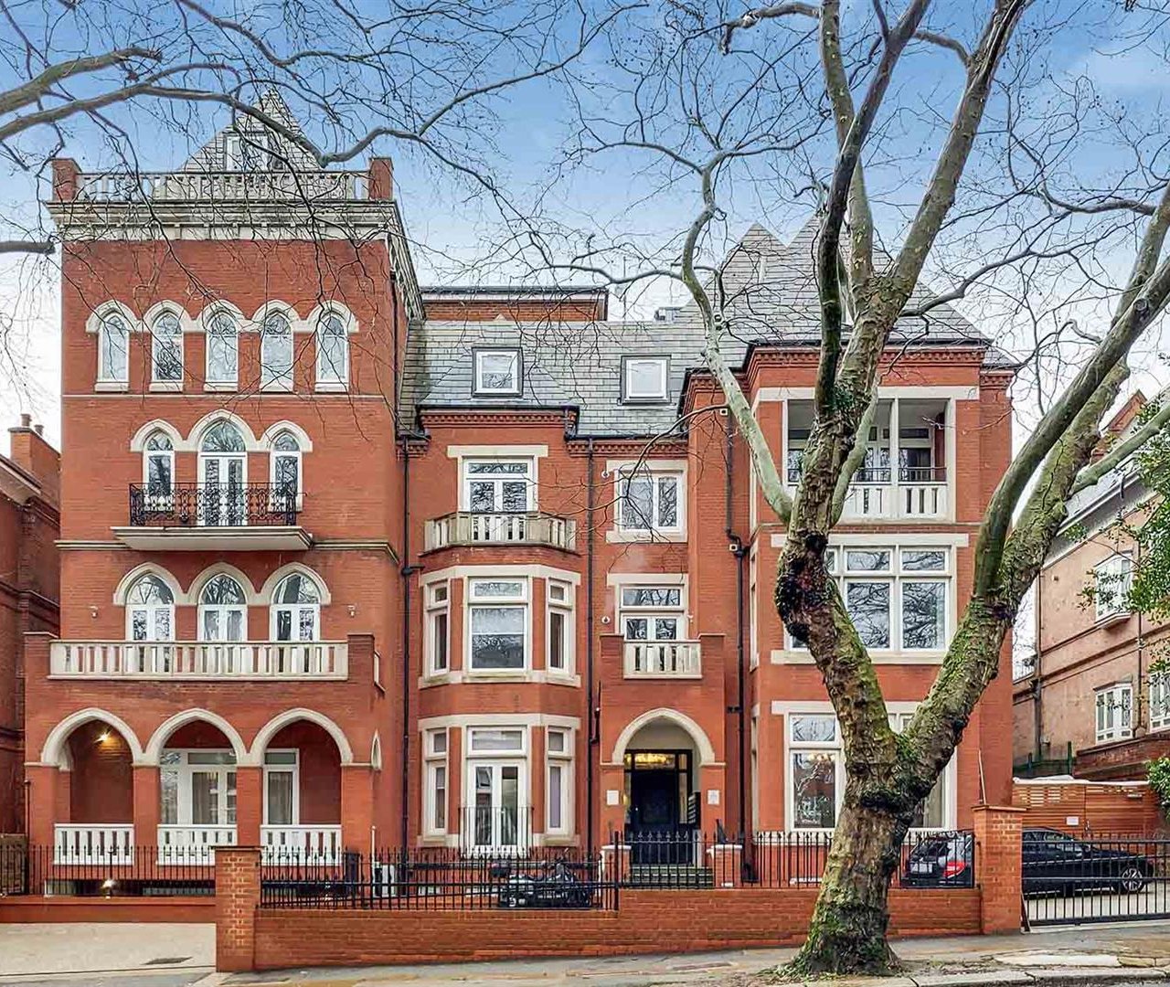 Fitzjohns Avenue, London, NW3 6PH