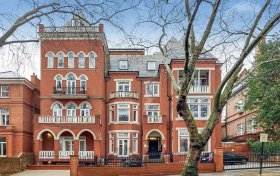 Fitzjohns Avenue, London, NW3 6PH