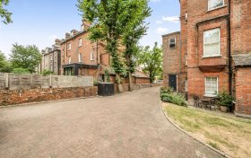 Frognal, Hampstead, NW3 6AG
