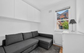 Frognal, Hampstead, NW3 6AG