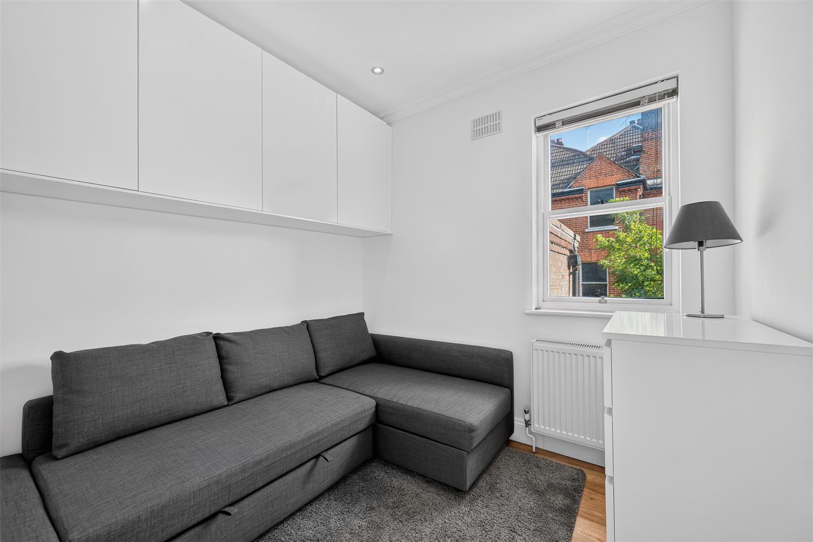 Frognal, Hampstead, NW3 6AG