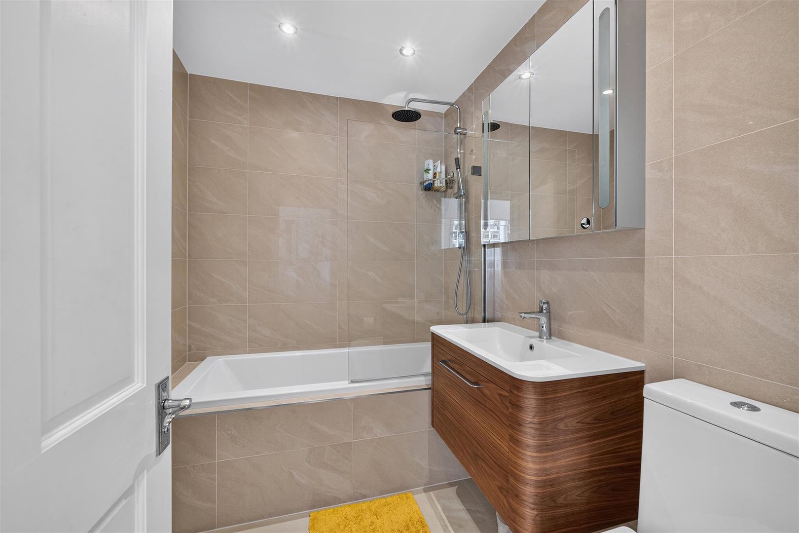 Frognal, Hampstead, NW3 6AG