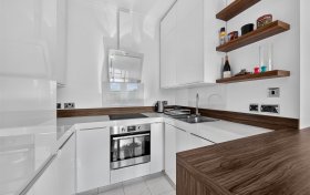 Frognal, Hampstead, NW3 6AG