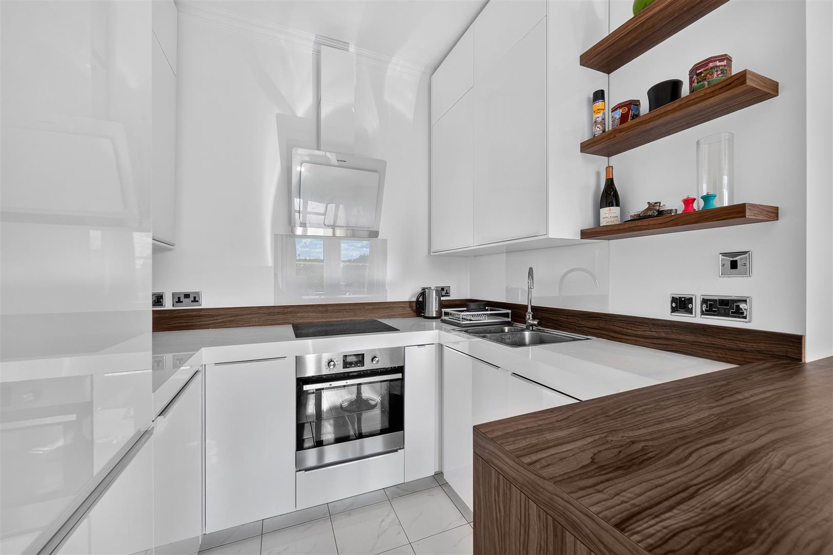 Frognal, Hampstead, NW3 6AG