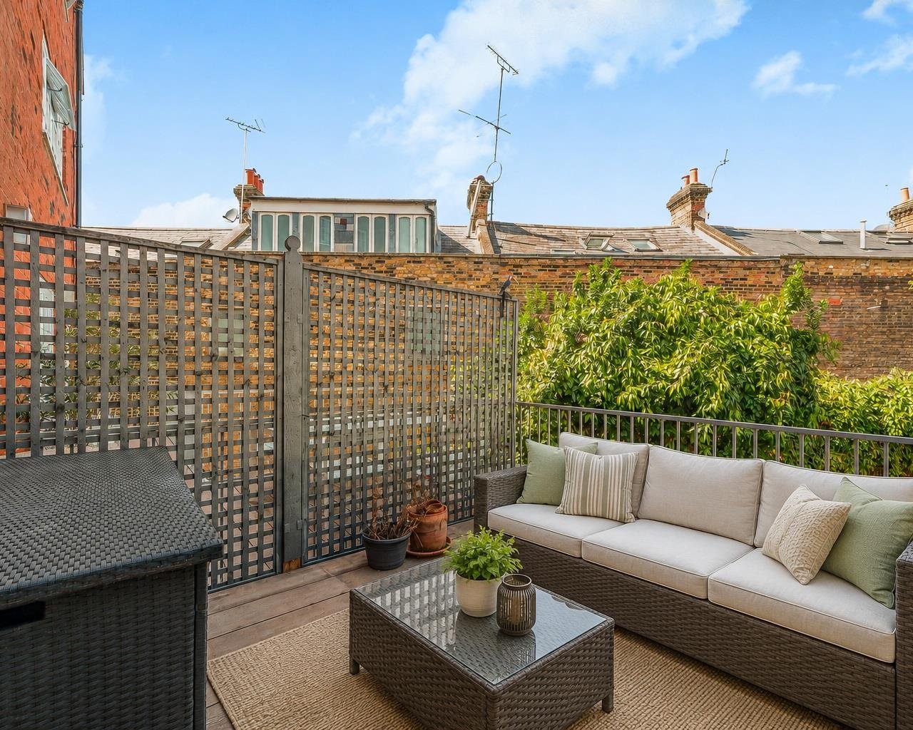 Eton Avenue, Belsize Park, NW3 3EH