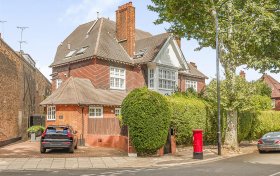 Eton Avenue, Belsize Park, NW3 3EH