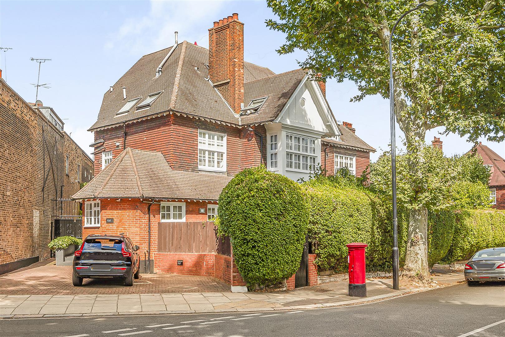 Eton Avenue, Belsize Park, NW3 3EH
