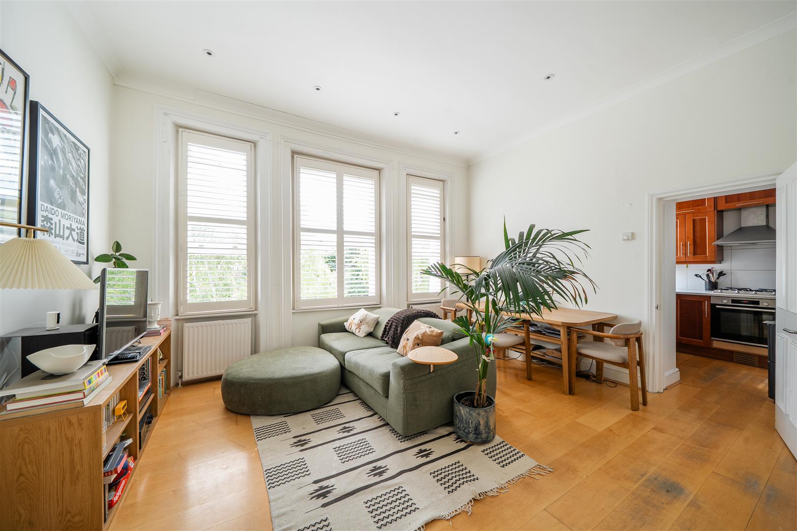 Belsize Grove, Belsize Park, NW3 4UU
