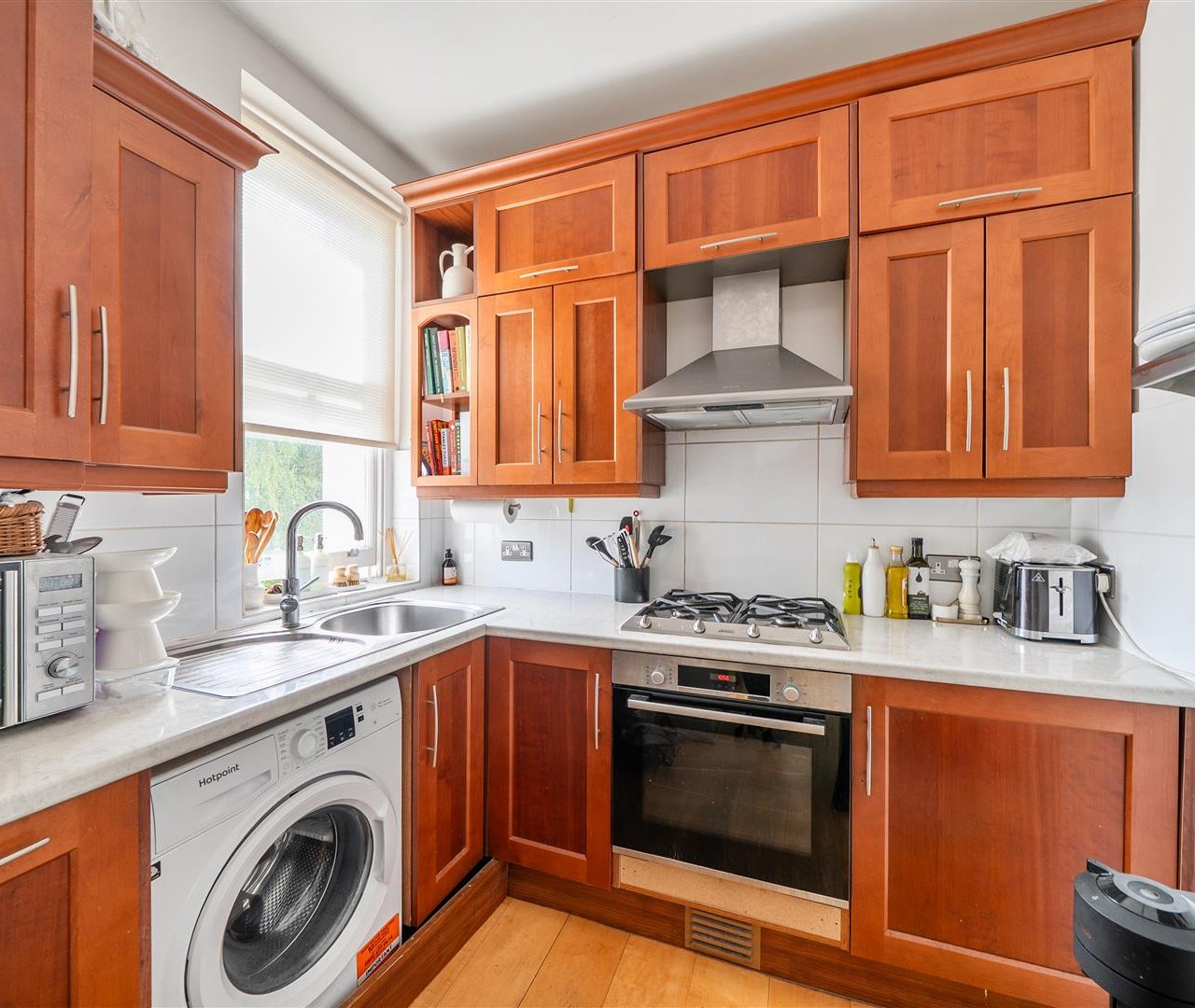Belsize Grove, Belsize Park, NW3 4UU