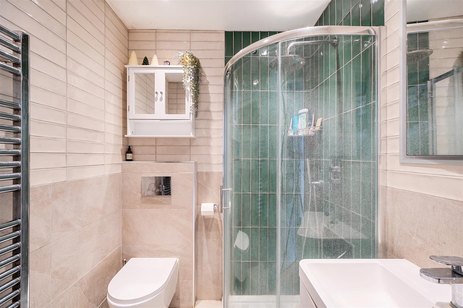 Belsize Grove, Belsize Park, NW3 4UU