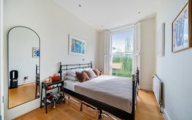 Belsize Grove, Belsize Park, NW3 4UU