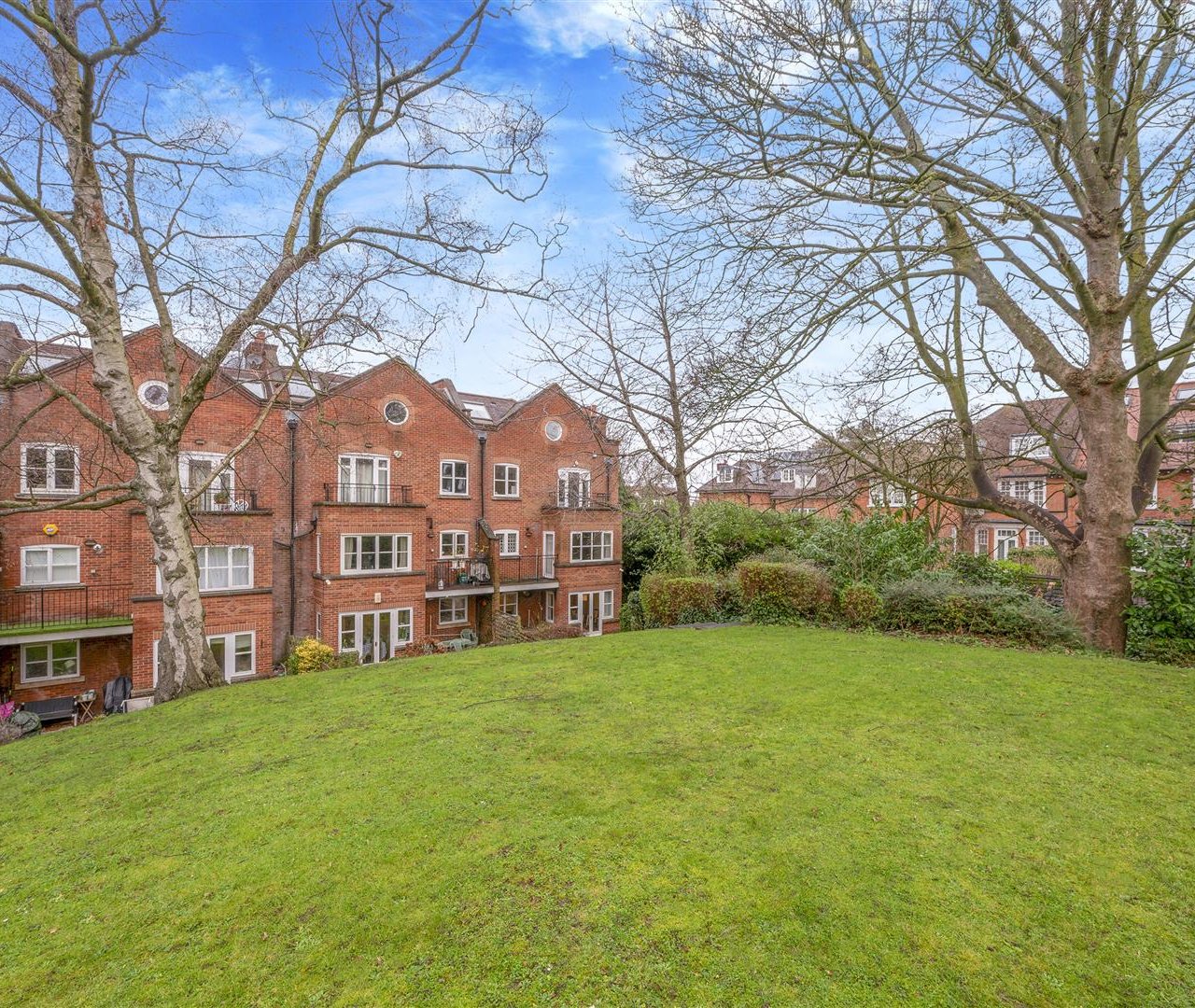 Platts Lane, London, NW3 7NR
