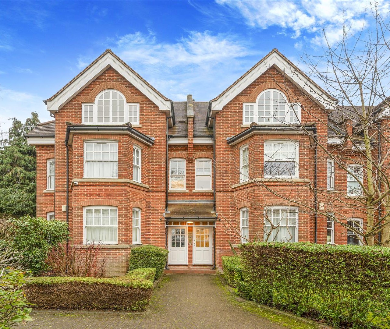 Platts Lane, London, NW3 7NR