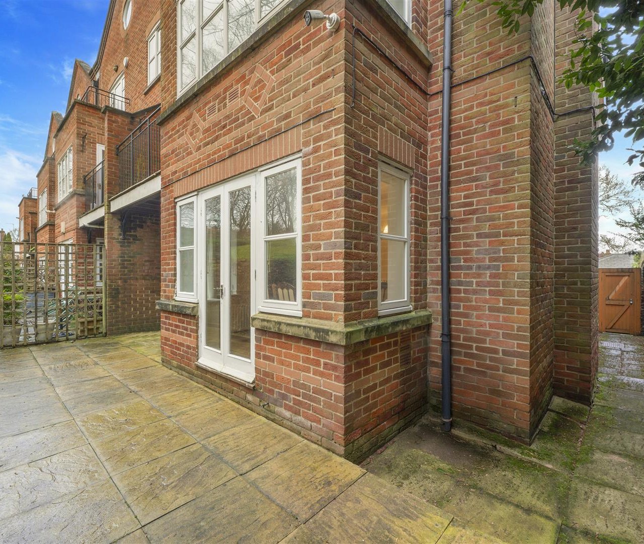 Platts Lane, London, NW3 7NR